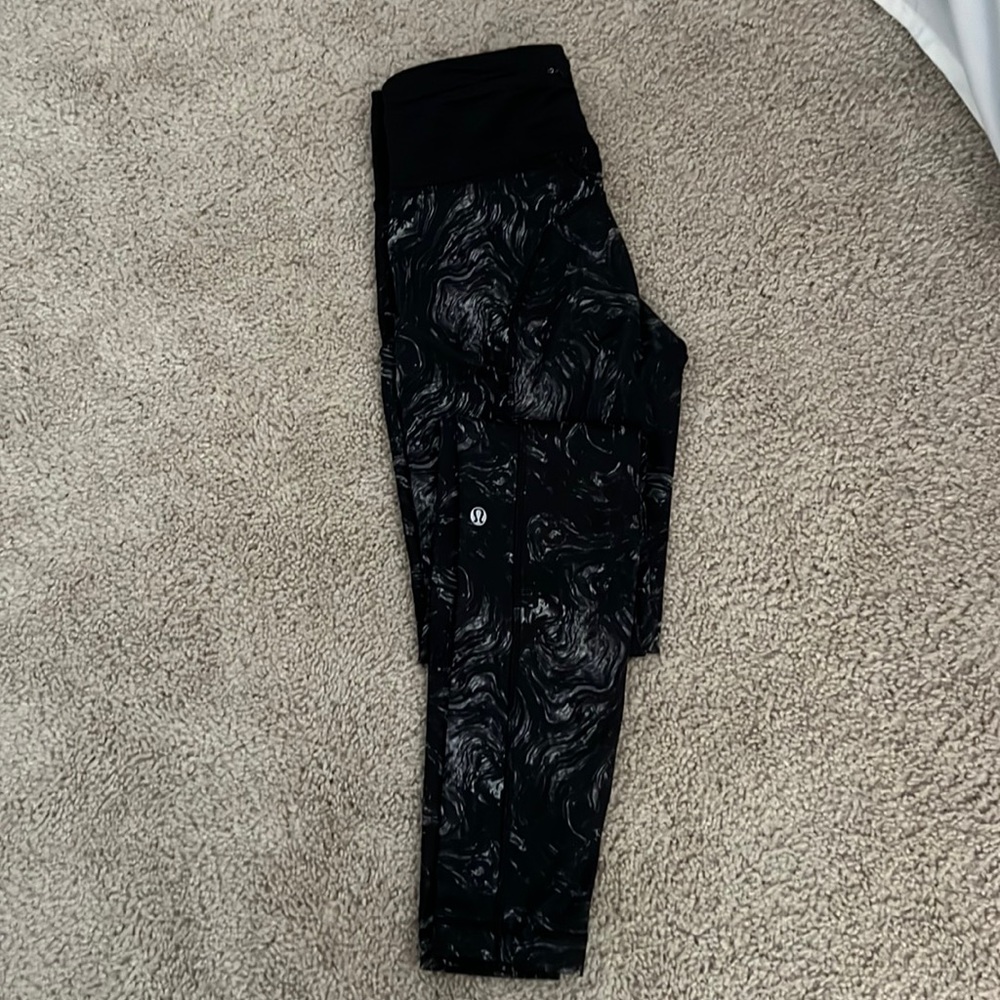 Black Lululemon leggings